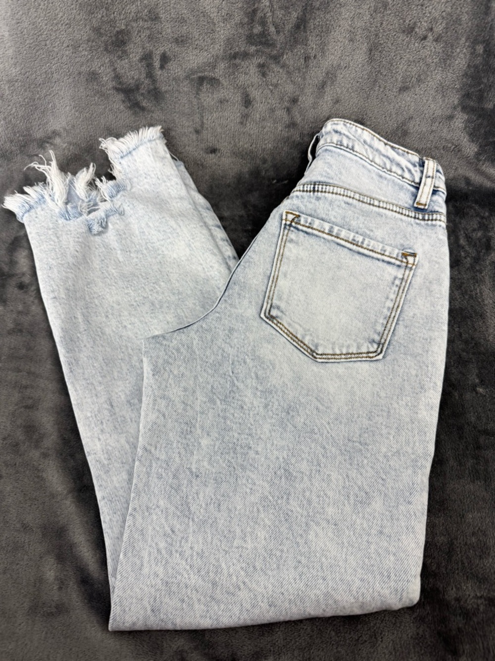 Selena Vervet by Flying Monkey Light Acid Wash Jean with Frayed Hem Size 25